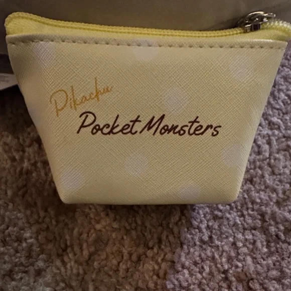 Pikachu Coin Pouch /bag clip- Yellow Pokémon Zip Pouch - Picture 2 of 6